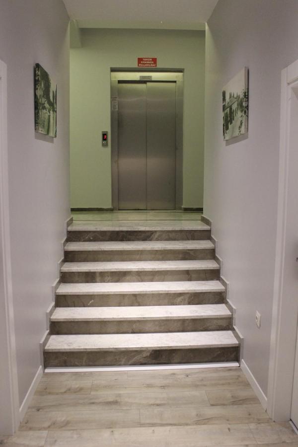 The Corner Inn Hotels By Suit إسكيشير المظهر الخارجي الصورة