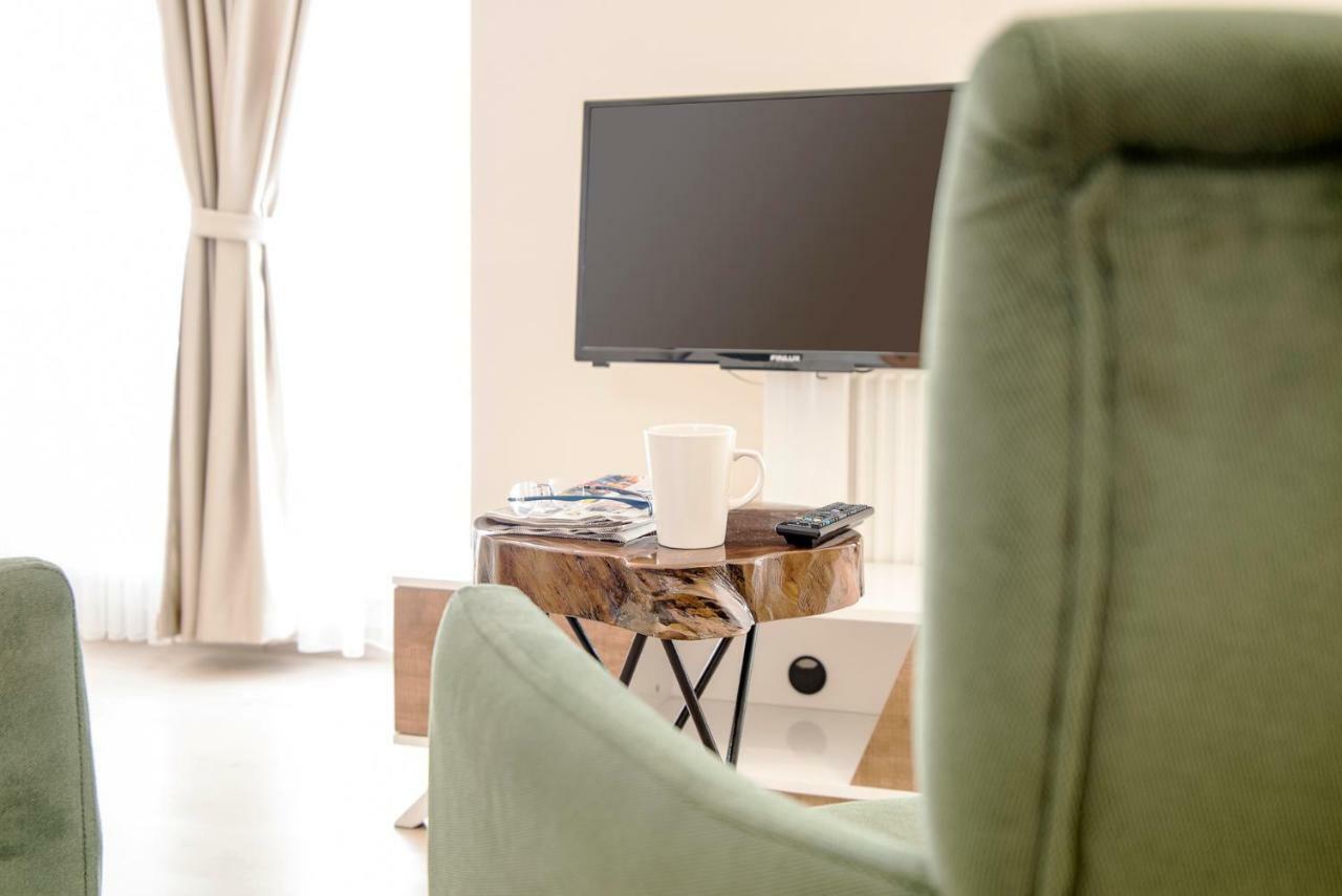 The Corner Inn Hotels By Suit إسكيشير المظهر الخارجي الصورة
