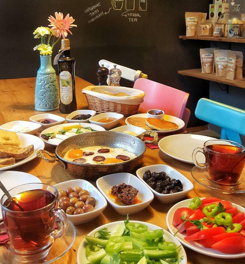 The Corner Inn Hotels By Suit إسكيشير المظهر الخارجي الصورة