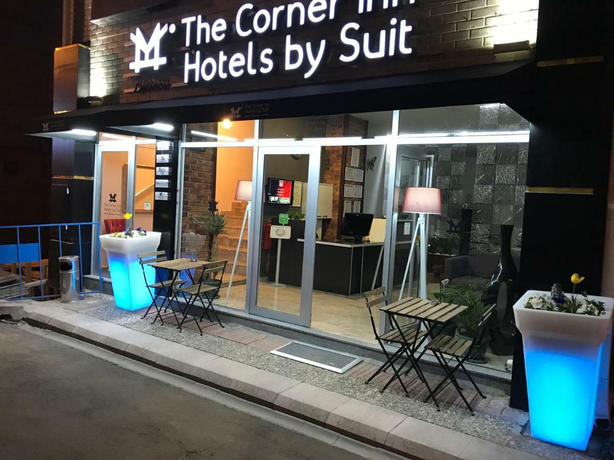 The Corner Inn Hotels By Suit إسكيشير المظهر الخارجي الصورة