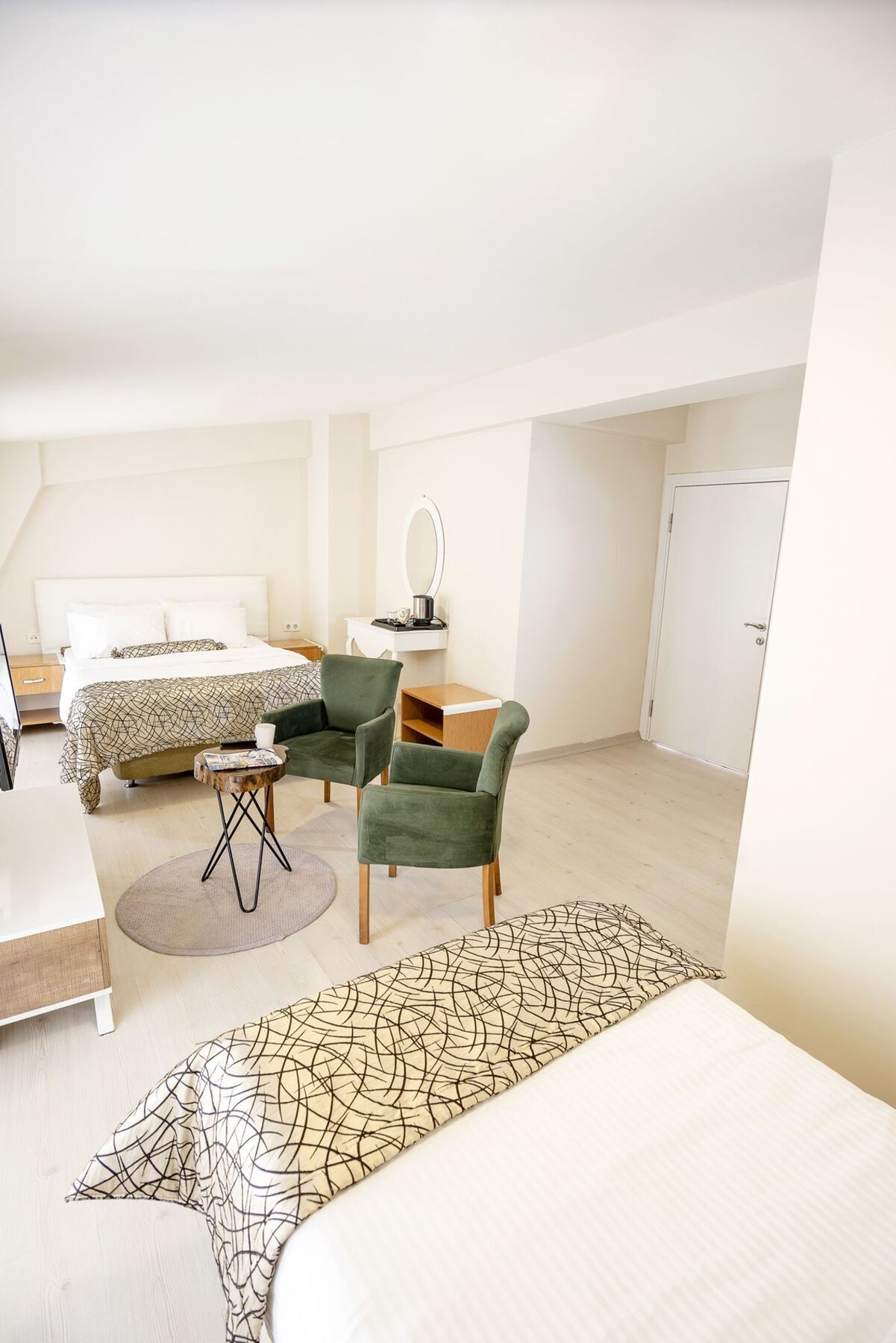 The Corner Inn Hotels By Suit إسكيشير المظهر الخارجي الصورة
